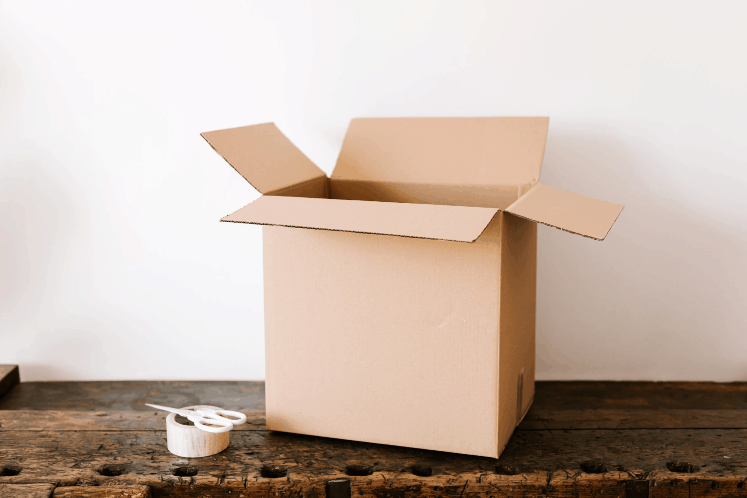 What is the difference between a binding and non binding moving