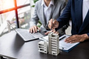Real estate agents offer lease contracts to buy or rent housing